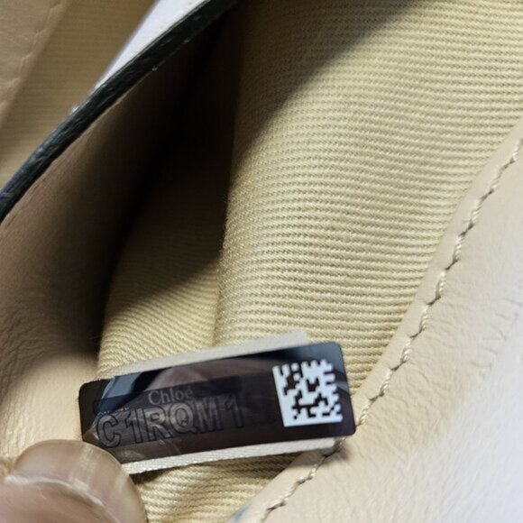 SOLD Chloe Mini C Croc Embossed Calf Skin Leather in Pink Authenticated - Picture 4 of 16